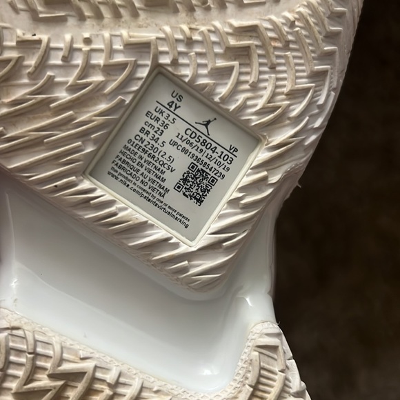 white jordan’s why not zero - Picture 5 of 5